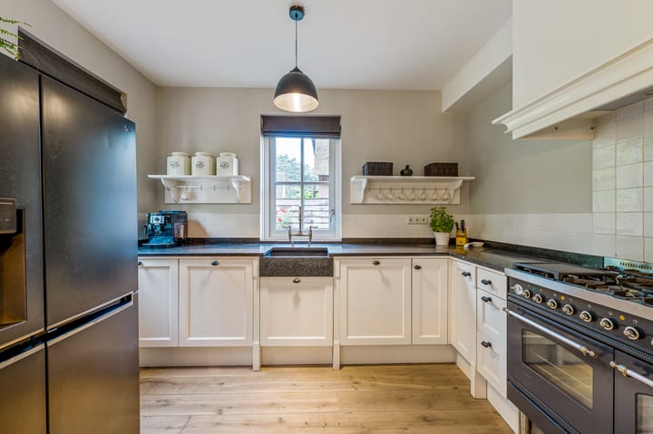 Twee-onder-één-kap te koop: Hanrathsingel 17, Laren (Nh)