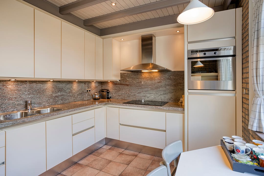 Photo 13 of Raadhuisstraat 106
