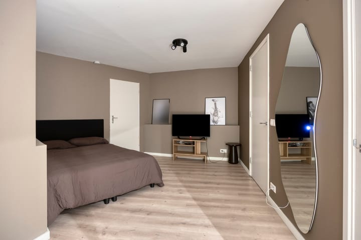 Appartement te koop: Zuiddijk 27B, Zaandam