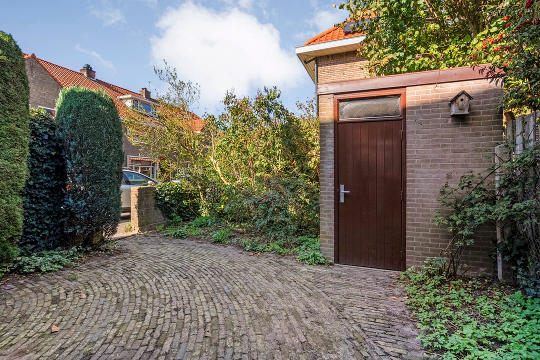 Photo 46 of Koningin Sophiastraat 18