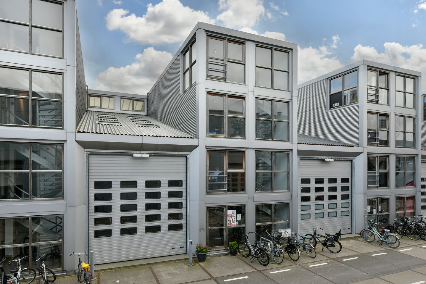 View photo 2 of Asterweg 20-E3