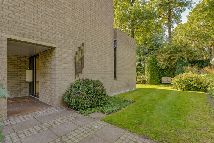 Vrijstaande woning te koop: Regentesselaan 30, Hilversum