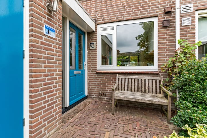Tussenwoning te koop: Amsteloord 34, Woerden