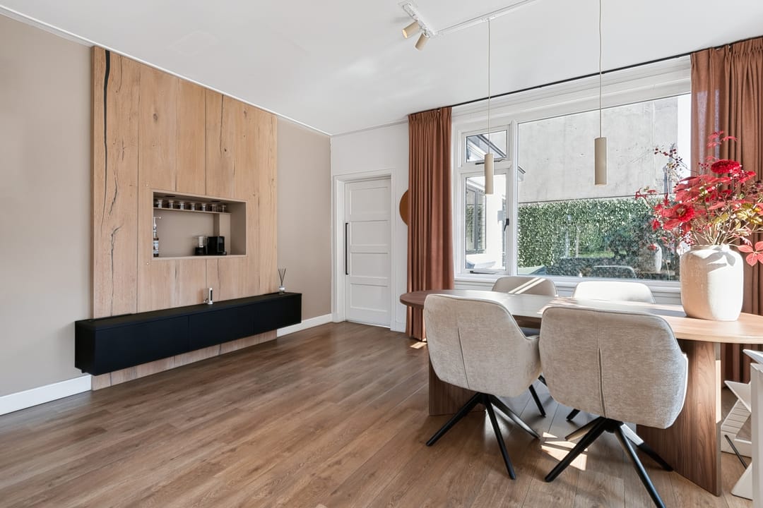 Photo 16 of Ruysdaelstraat 32