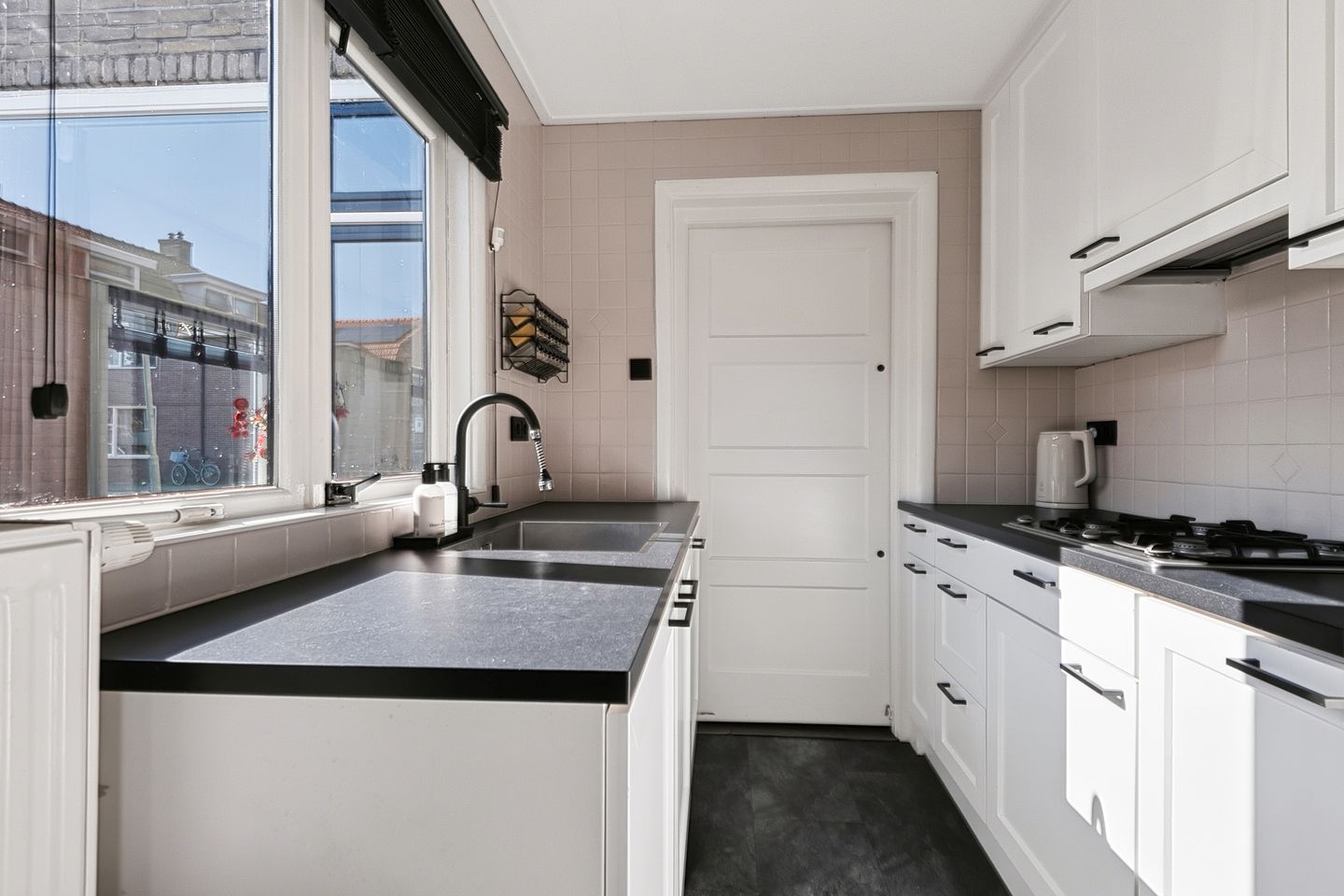 Photo 20 of Ruysdaelstraat 32