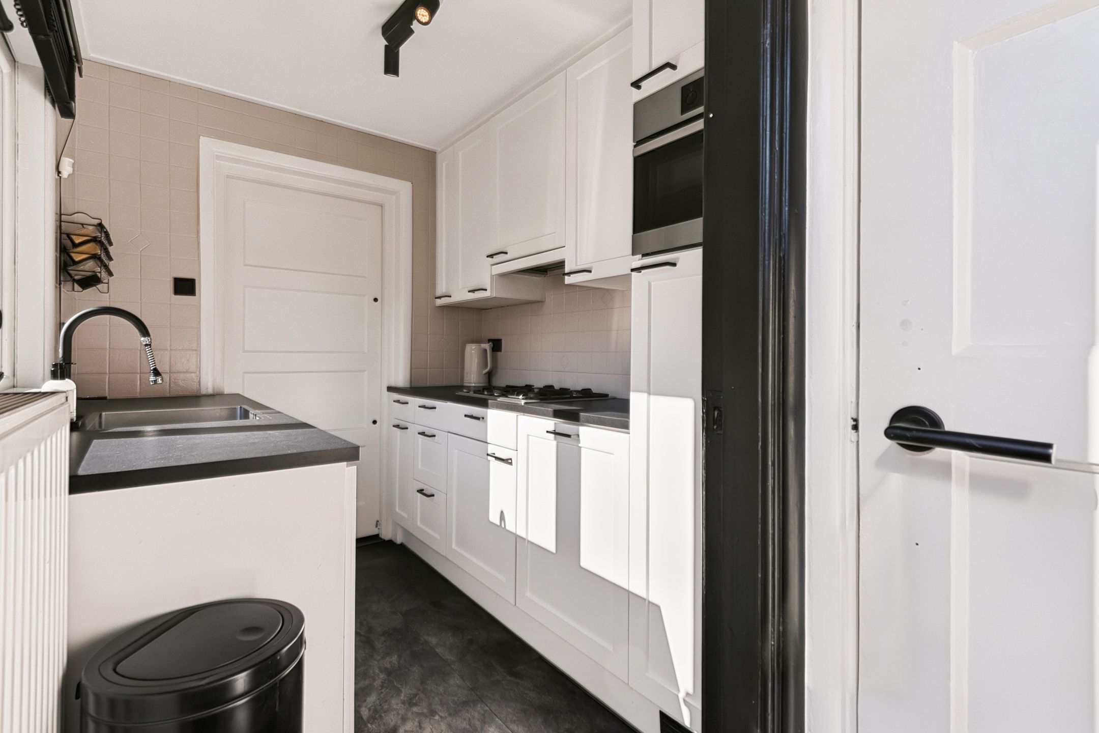Photo 18 of Ruysdaelstraat 32