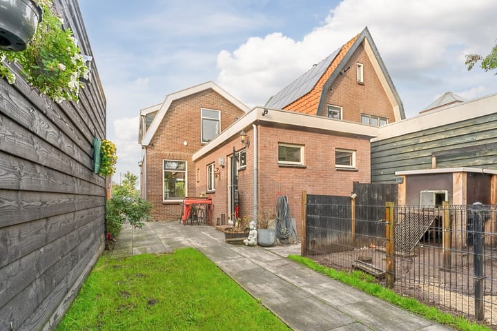 Vrijstaande woning te koop: Middel 12, Westzaan