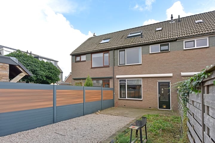 Tussenwoning te koop: Lijsterbeslaan 46, Ter Aar