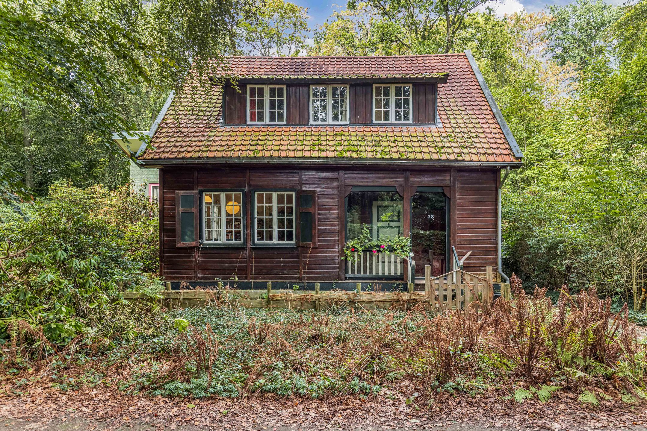 Huizerstraatweg 38 