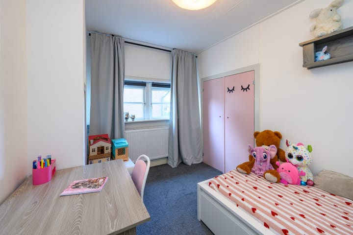 Twee-onder-één-kap te koop: Meidoornlaan 10, Brummen