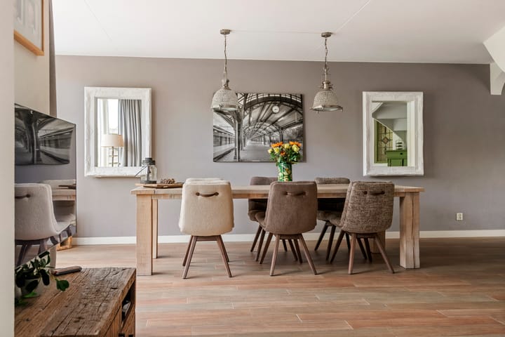 Twee-onder-één-kap te koop: F.J. Ebbensstraat 74, Tiel