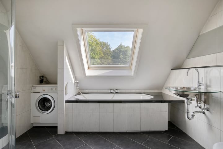 Tussenwoning te koop: Linge 19, Tilburg