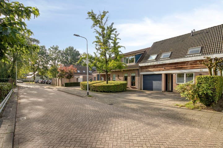 Tussenwoning te koop: Linge 19, Tilburg