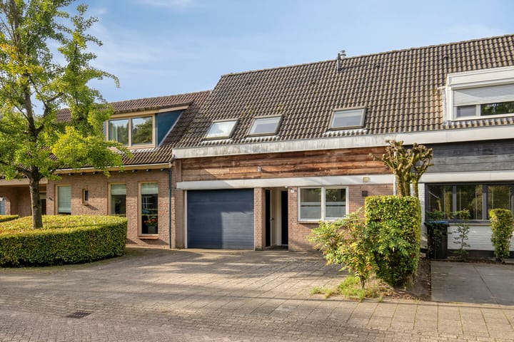 Tussenwoning te koop: Linge 19, Tilburg