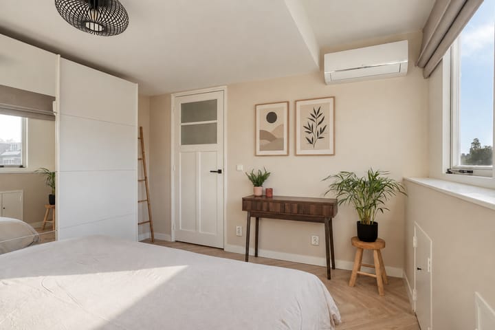 Tussenwoning te koop: Venenlaan 136, Hoorn