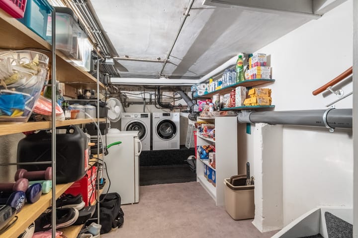 Tussenwoning te koop: Van Ballegooijsingel 80, Rotterdam