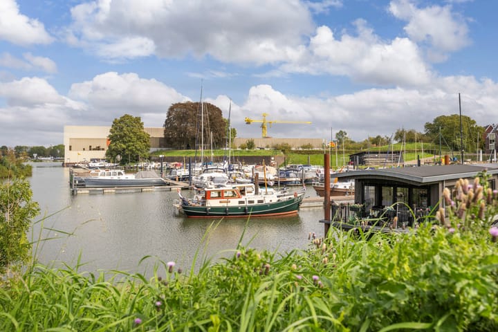 Appartement te koop: Koninginnedijk 174, Grave