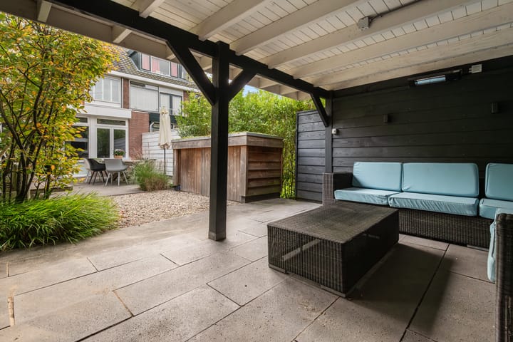 Tussenwoning te koop: Van Ballegooijsingel 80, Rotterdam