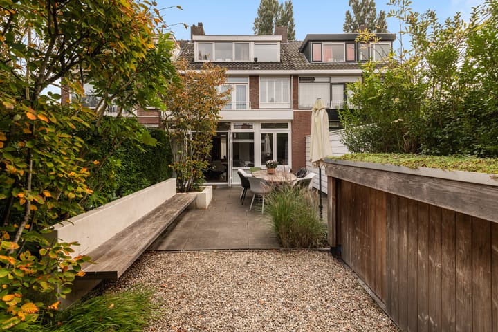 Tussenwoning te koop: Van Ballegooijsingel 80, Rotterdam