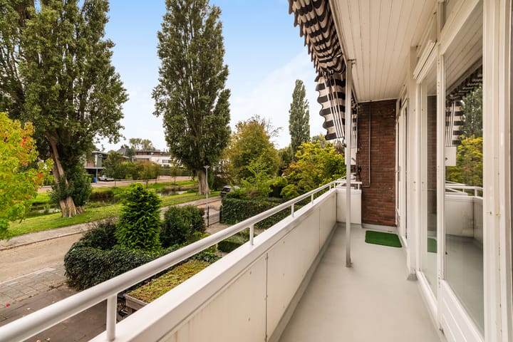 Tussenwoning te koop: Van Ballegooijsingel 80, Rotterdam