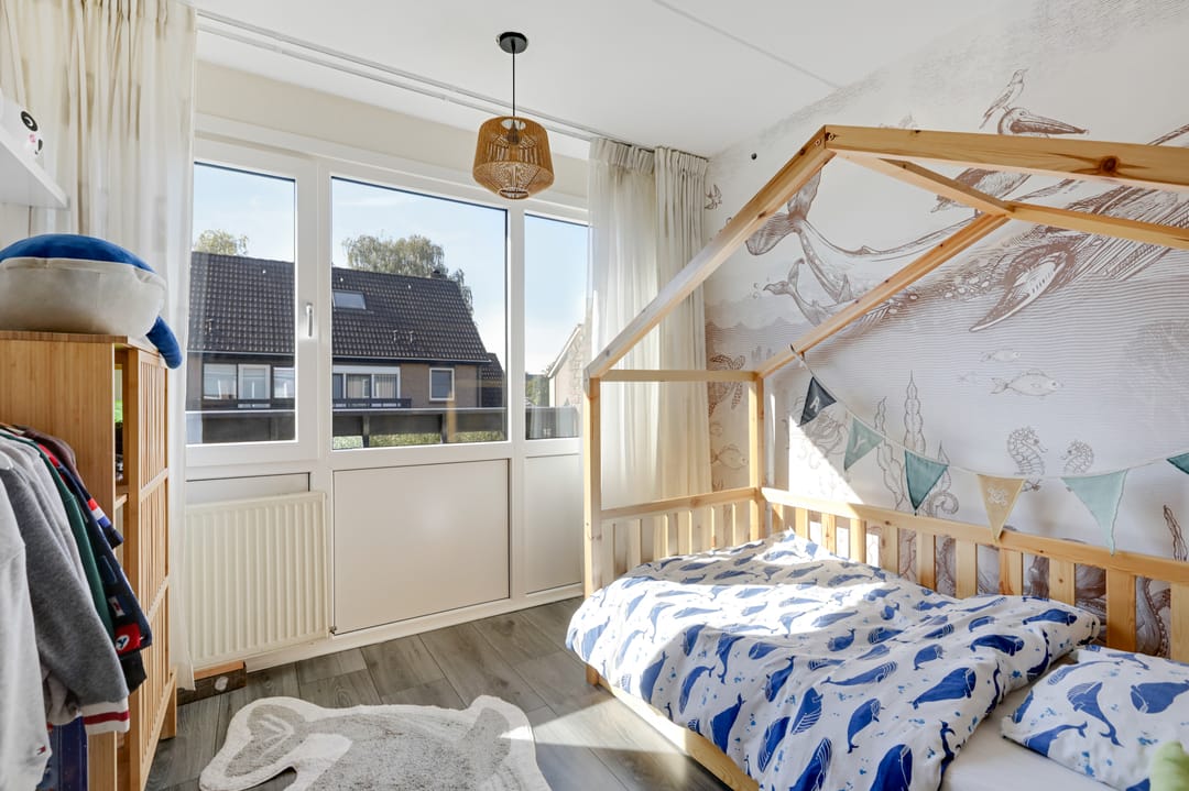 Photo 38 of Meidoornstraat 10