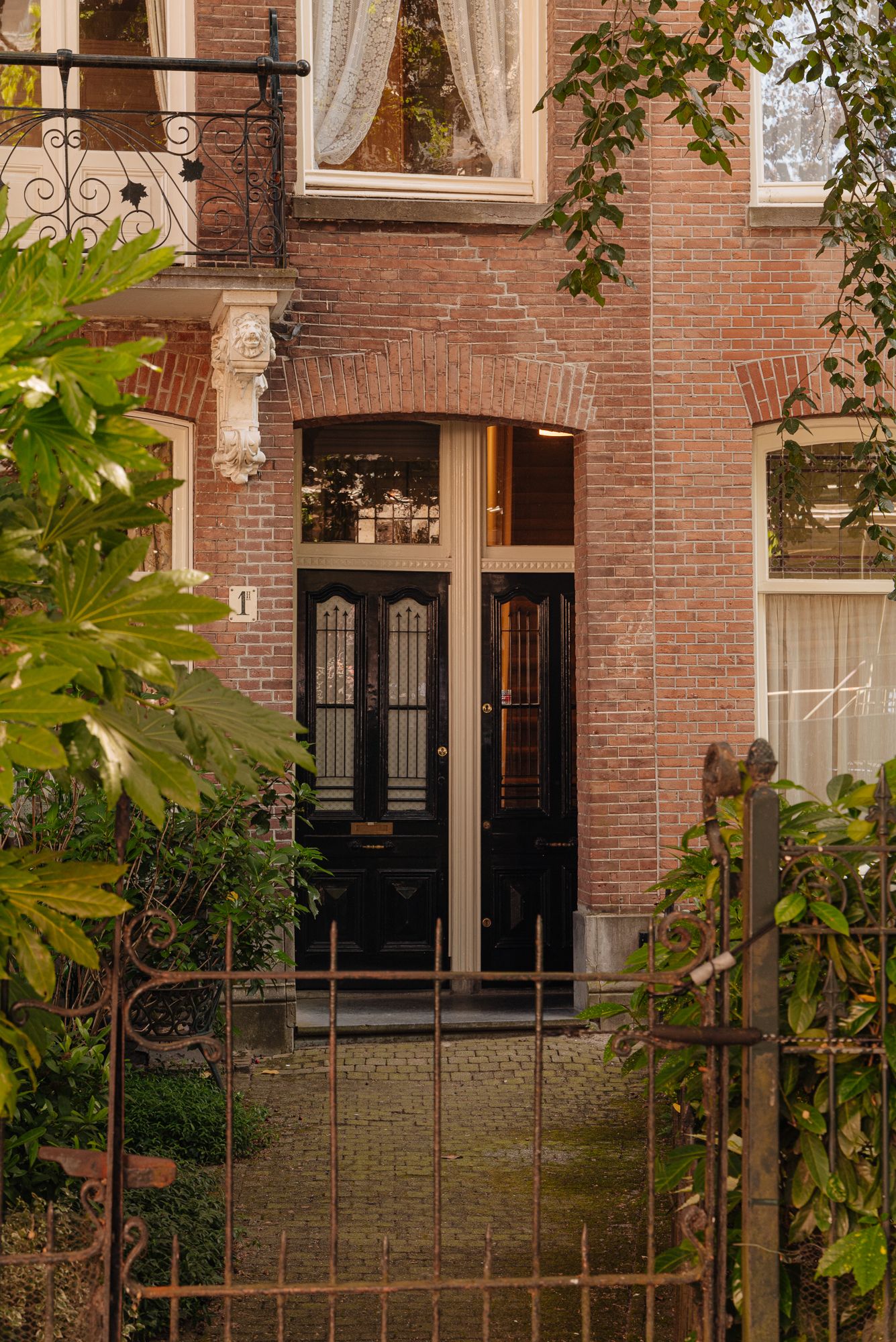 Photo 5 of Tesselschadestraat 1-H2