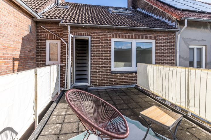 Tussenwoning te koop: Tenelenweg 110, Voerendaal