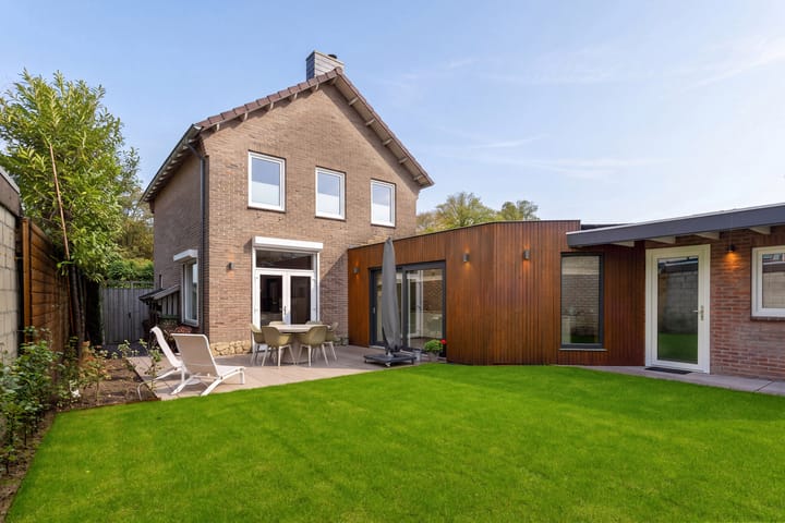 Twee-onder-één-kap te koop: Rijksweg 63, Berg En Terblijt
