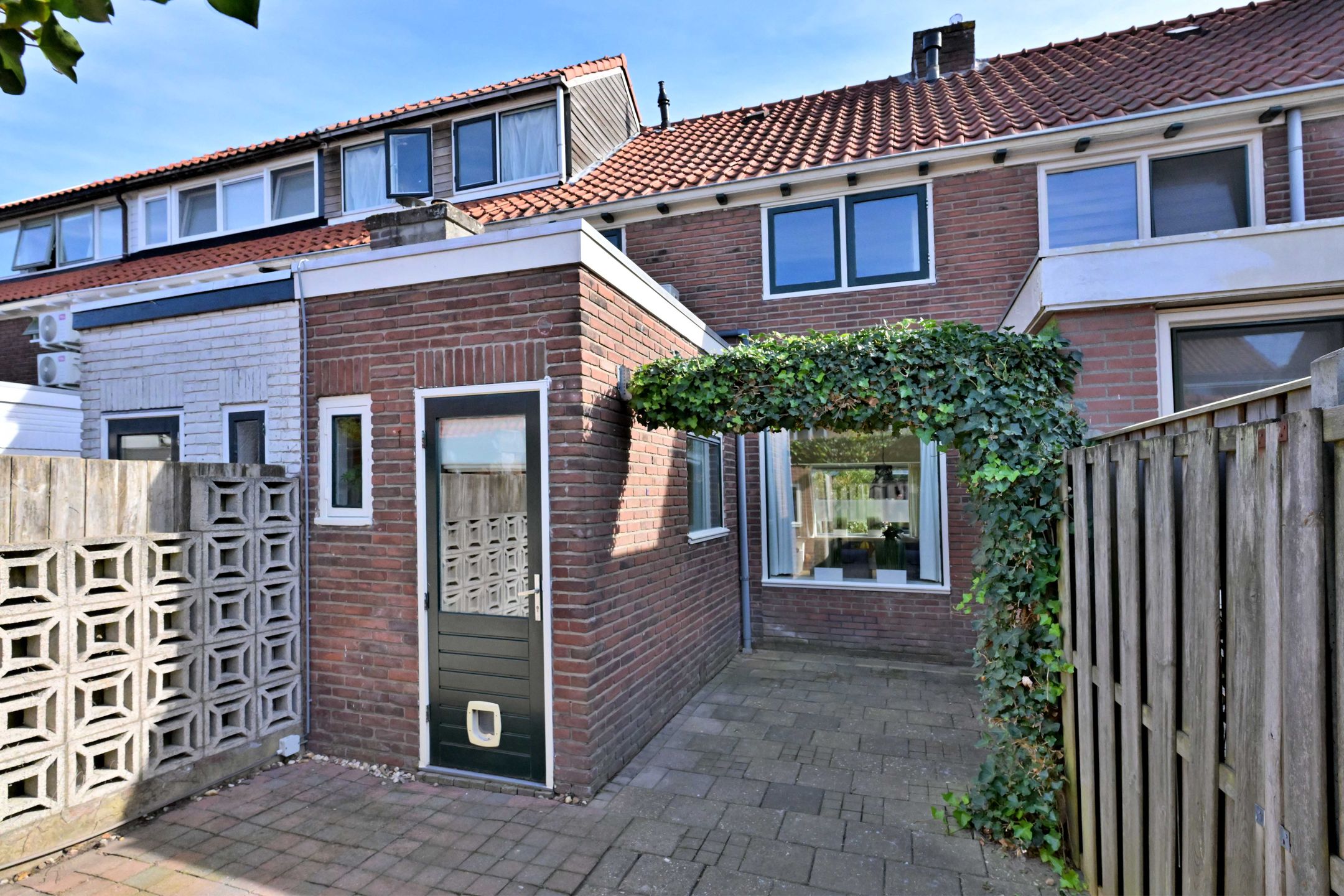 Photo 27 of Wouwermanstraat 34
