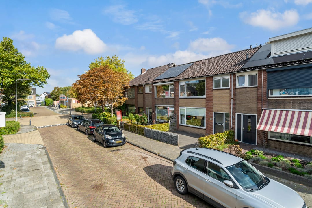 Photo 37 of Leliestraat 5