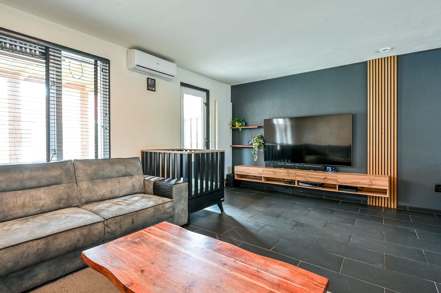 Photo 10 of Rhônestraat 223