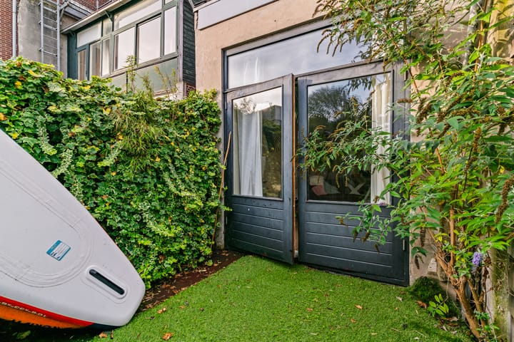 Hoekwoning te koop: Haarlemmerweg 57A, Leiden