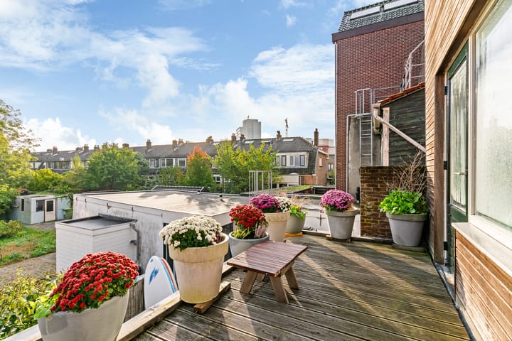Hoekwoning te koop: Haarlemmerweg 57A, Leiden