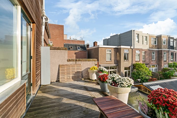 Hoekwoning te koop: Haarlemmerweg 57A, Leiden