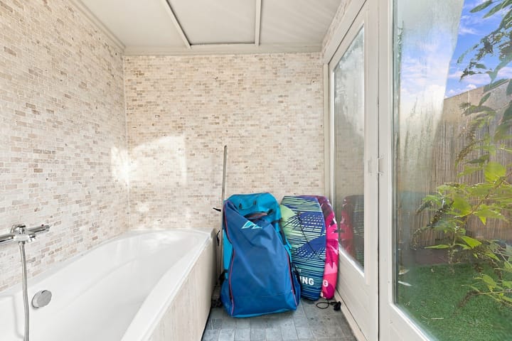Hoekwoning te koop: Haarlemmerweg 57A, Leiden