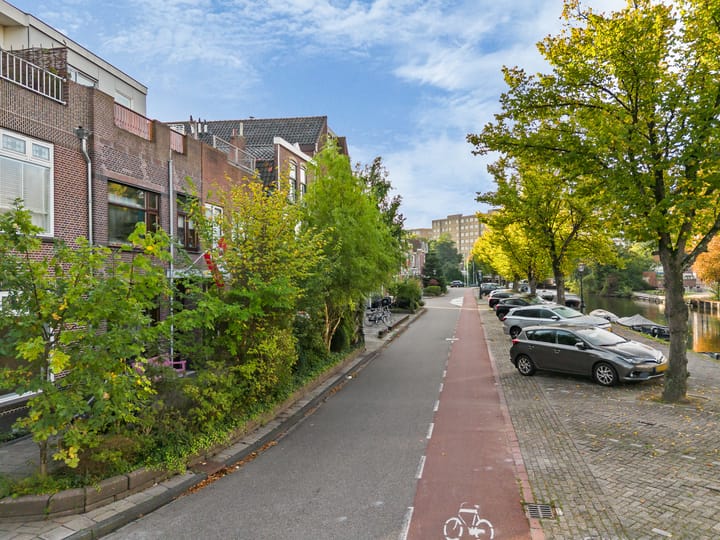 Hoekwoning te koop: Haarlemmerweg 57A, Leiden
