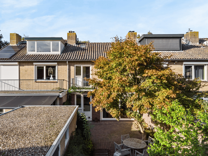 Tussenwoning te koop: Bernard Zweerslaan 5, Baarn