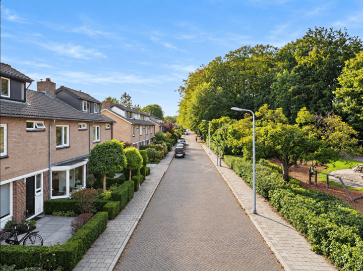 Tussenwoning te koop: Bernard Zweerslaan 5, Baarn