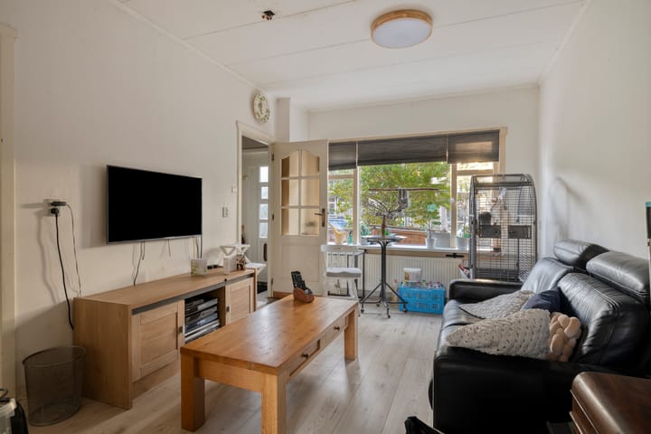 Tussenwoning te koop: Archipellaan 17, Delft