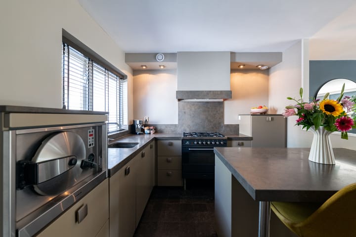 Tussenwoning te koop: Repel 48, Hellevoetsluis