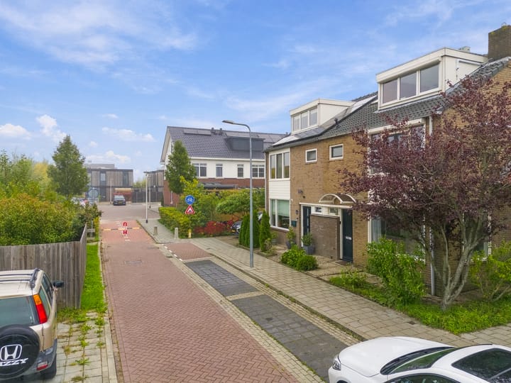 Twee-onder-één-kap te koop: Fresialaan 26, De Kwakel