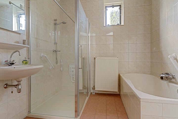 Tussenwoning te koop: Sneeuwvlok 16, Elst (Ge)