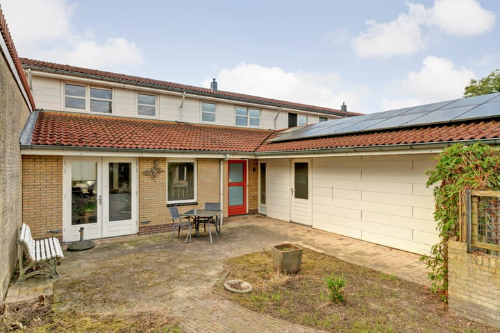 Tussenwoning te koop: Sneeuwvlok 16, Elst (Ge)