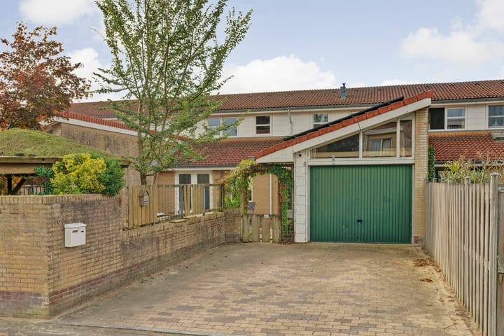 Tussenwoning te koop: Sneeuwvlok 16, Elst (Ge)
