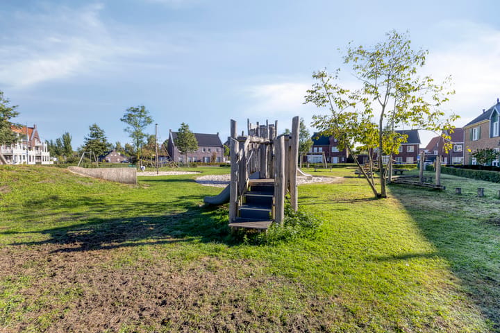 Tussenwoning te koop: Merensteinplein 23, Beek En Donk