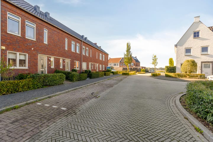 Tussenwoning te koop: Merensteinplein 23, Beek En Donk