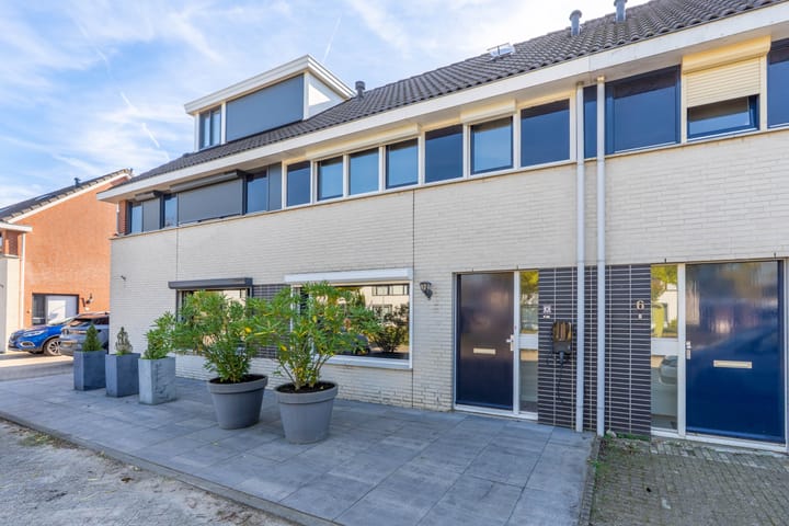 Tussenwoning te koop: Vossestaart 8, Venray