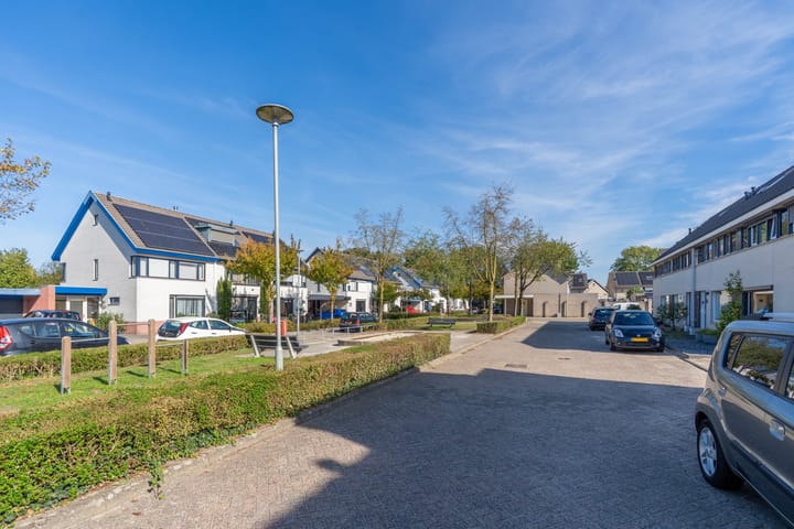 Tussenwoning te koop: Vossestaart 8, Venray