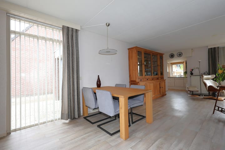 Twee-onder-één-kap te koop: Oude Dijk 9, Sneek