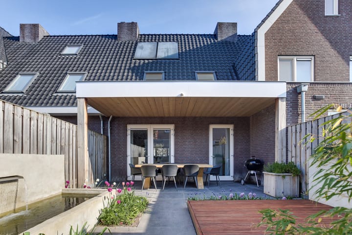 Tussenwoning te koop: Klaproos 6, Alphen (Nb)